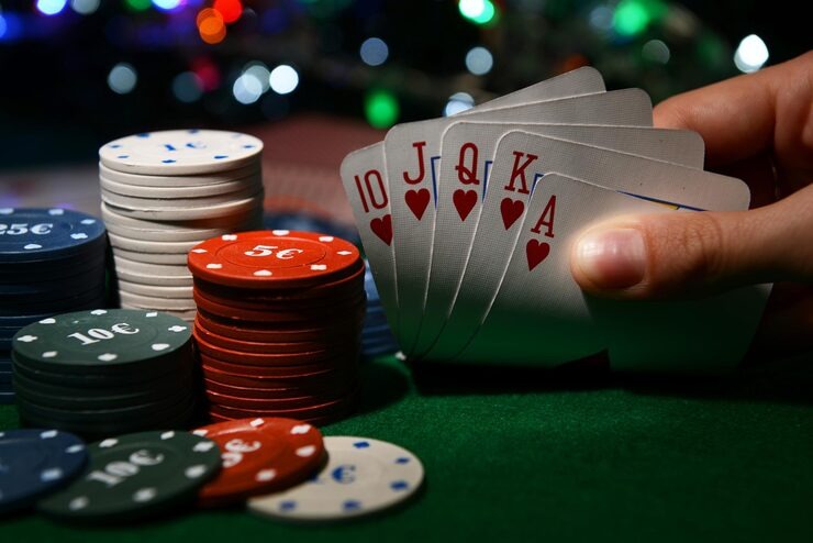 Live Casino Hold'em dealer table with video feed